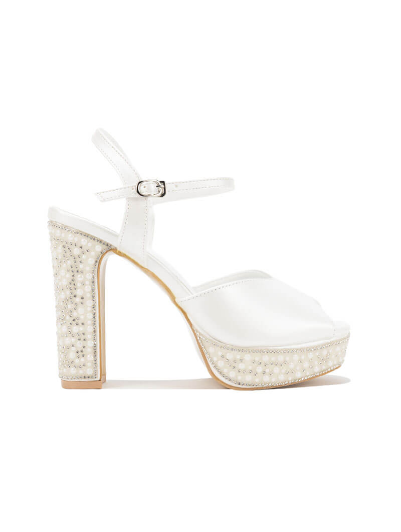 Sandales à talons avec perles